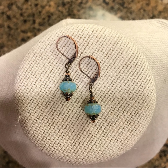 Jewelry - Pretty Drop turquoise color earrings
